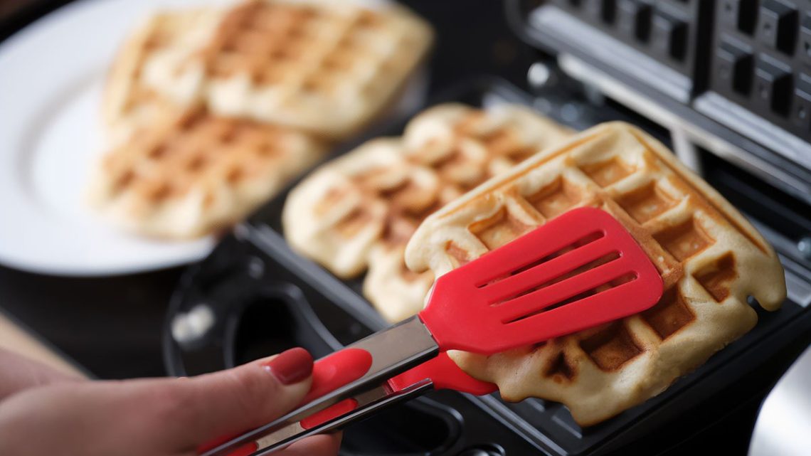 Bubble waffle makinesinin rezistans değişimi ve bakımı ile uzun ömürlü kullanım sağlanır.